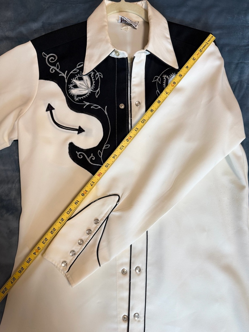 Vintage Men's Western Embroidered Snap Shirt - Black & White - Picture 7 of 7